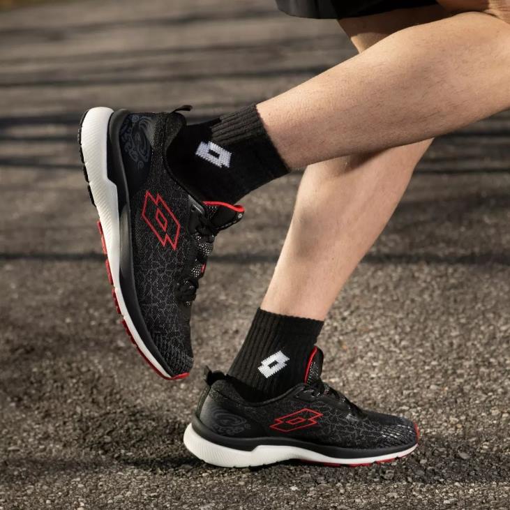 Men Lotto 204N213 All Black/Flame Red Volata Hyperpulse 100