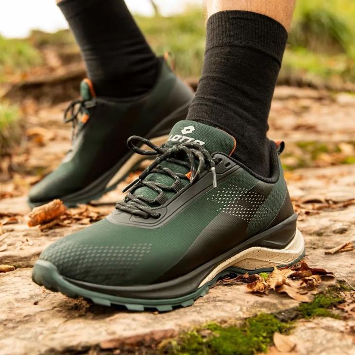 Men Lotto 204N238 Scarab Green/Gravity Titan/All Black Moonrun 300 II